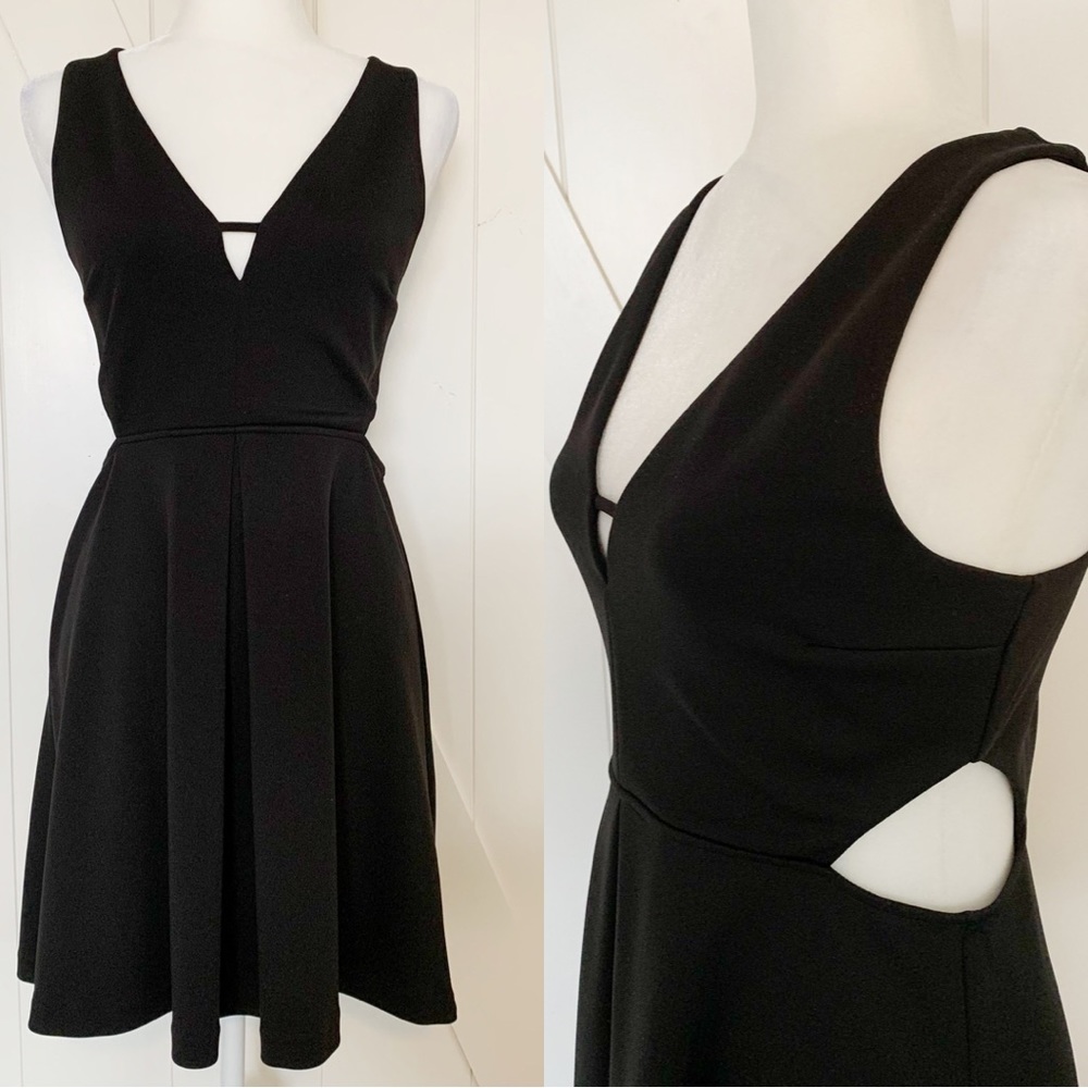 Express Black Cut-out Sleeveless Fit and Flare Cocktail Dress Size 12 V-neck